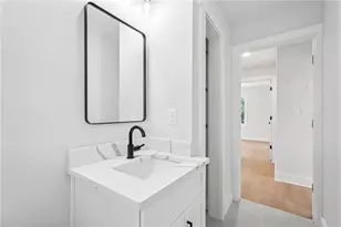 4 Mobley Dr, Atlanta, GA 30315 - Photo 29