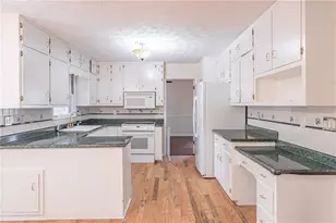 3142 Brooks Dr, Snellville, GA 30078 - Photo 11