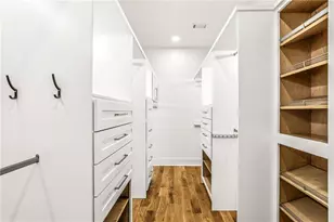 320 Hammond Dr, Atlanta, GA 30328 - Photo 21