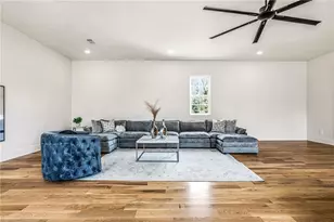 320 Hammond Dr, Atlanta, GA 30328 - Photo 23