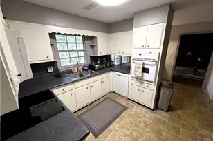 5325 Peachtree Dunwoody Rd, Atlanta, GA 30342 - Photo 7