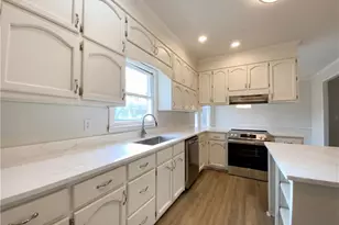 8201 Greens Ct, Jonesboro, GA 30236 - Photo 11