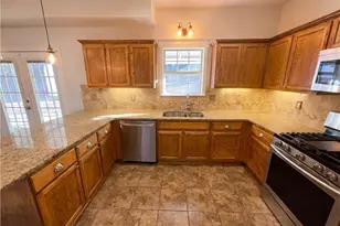 130 Glenwood Ct, Hampton, GA 30228 - Photo 3