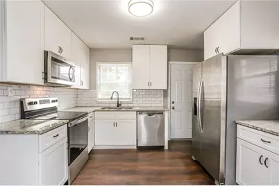 811 Dennis Drive, Forest Park, GA 30297 - Photo 9