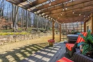 7265 Hunters Branch Dr, Atlanta, GA 30328 - Photo 33