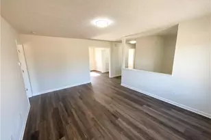 266 Lambert Overlook Cir, Carrollton, GA 30117 - Photo 3