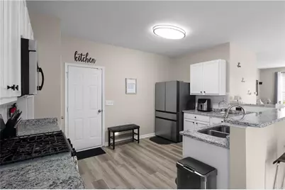 7404 Blue Jay Way, Union City, GA 30291 - Photo 13