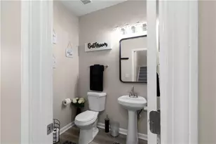 7404 Blue Jay Way, Union City, GA 30291 - Photo 11