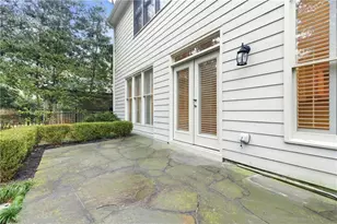 3194 Windsor Lake Dr NE, Atlanta, GA 30319 - Photo 9