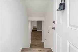 702 Glenleaf Dr, Peachtree Corners, GA 30092 - Photo 3