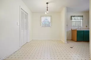 4646 W Lakeshore Dr, Acworth, GA 30101 - Photo 11