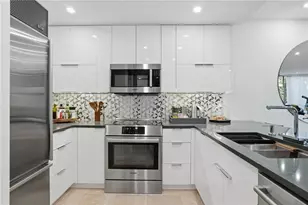 700 Park Regency Pl NE, Atlanta, GA 30326 - Photo 11