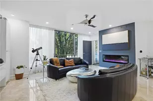 700 Park Regency Pl NE, Atlanta, GA 30326 - Photo 5