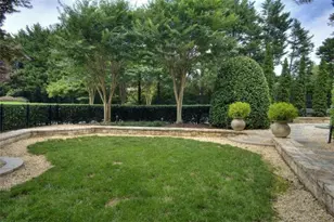 700 Park Regency Pl NE, Atlanta, GA 30326 - Photo 29