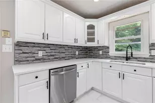 2531 Falcon Ridge Dr, Grayson, GA 30017 - Photo 11