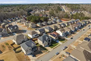 3205 Bowlin Dr, Fairburn, GA 30213 - Photo 9