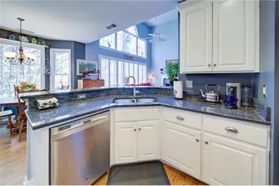 5065 Dorset Lane, Suwanee, GA 30024 - Photo 9