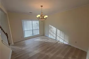 2206 Creekway Dr, Marietta, GA 30066 - Photo 3