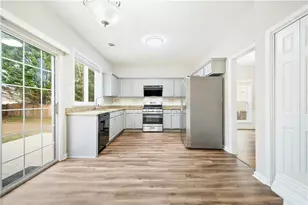 11735 Bentham Ct, Alpharetta, GA 30005 - Photo 13