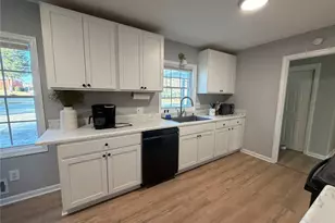 431 Pineridge Rd, Forest Park, GA 30297 - Photo 11