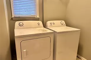 337 Vista Lake Dr, Suwanee, GA 30024 - Photo 9