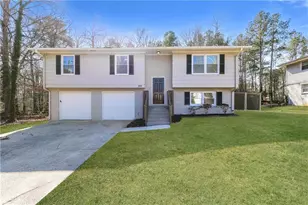 370 Valiant Ln, Riverdale, GA 30274 - Photo 1
