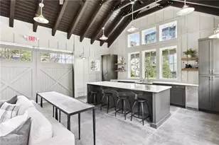 138 Chestnut Cir, Atlanta, GA 30342 - Photo 21