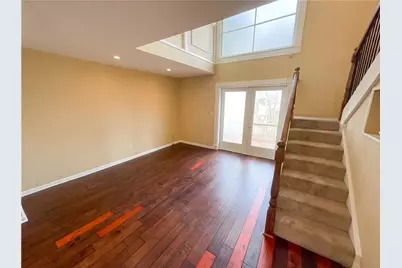 27 Chaumont Square NW, Atlanta, GA 30327 - Photo 3