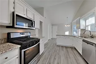 645 Paris Dr, Lawrenceville, GA 30043 - Photo 5