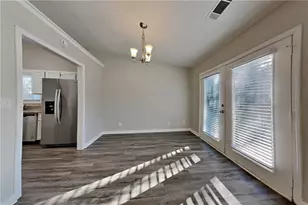 645 Paris Dr, Lawrenceville, GA 30043 - Photo 7