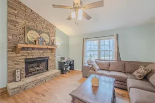 4381 Stoney Creek Ct, Loganville, GA 30052 - Photo 5