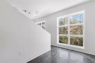 560 Dutch Valley Rd NE, Atlanta, GA 30324 - Photo 13