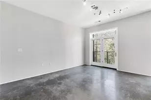 560 Dutch Valley Rd NE, Atlanta, GA 30324 - Photo 11