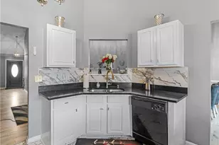 1528 Cutters Mill Dr, Lithonia, GA 30058 - Photo 5