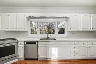 6203 Crestview Dr SE, Covington, GA 30014 - Photo 11