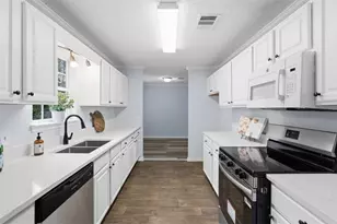 3300 Creek Hollow Dr, Marietta, GA 30062 - Photo 3