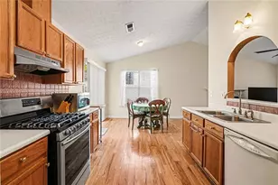 220 Hayward Ln, Lawrenceville, GA 30044 - Photo 7