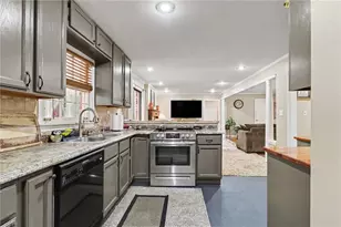 645 Oak Hill Cir, Stone Mountain, GA 30083 - Photo 5