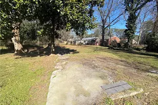 2079 Ben Hill Rd, Atlanta, GA 30344 - Photo 19