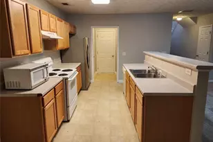 6129 Brookechase Ln, Norcross, GA 30093 - Photo 3