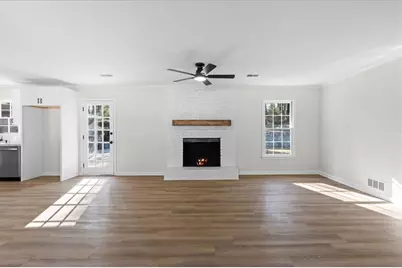 395 Ben Avenue SW, Lilburn, GA 30047 - Photo 15