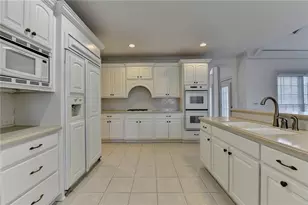 6905 Blackthorn Ln, Suwanee, GA 30024 - Photo 11