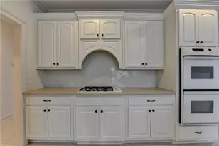 6905 Blackthorn Ln, Suwanee, GA 30024 - Photo 13