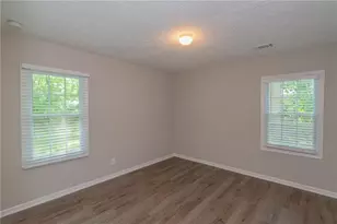 525 Baker Cir NW, Atlanta, GA 30318 - Photo 17