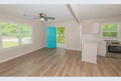 525 Baker Circle NW, Atlanta, GA 30318 - Photo 5