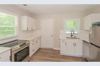 525 Baker Circle NW, Atlanta, GA 30318 - Photo 9