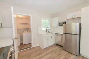 525 Baker Cir NW, Atlanta, GA 30318 - Photo 11