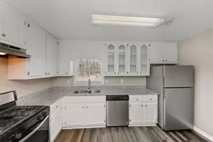 121 Wilson Cir, Carrollton, GA 30117 - Photo 9