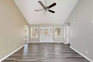 121 Wilson Cir, Carrollton, GA 30117 - Photo 3