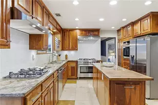 505 Periwinkle Dr, Roswell, GA 30075 - Photo 11